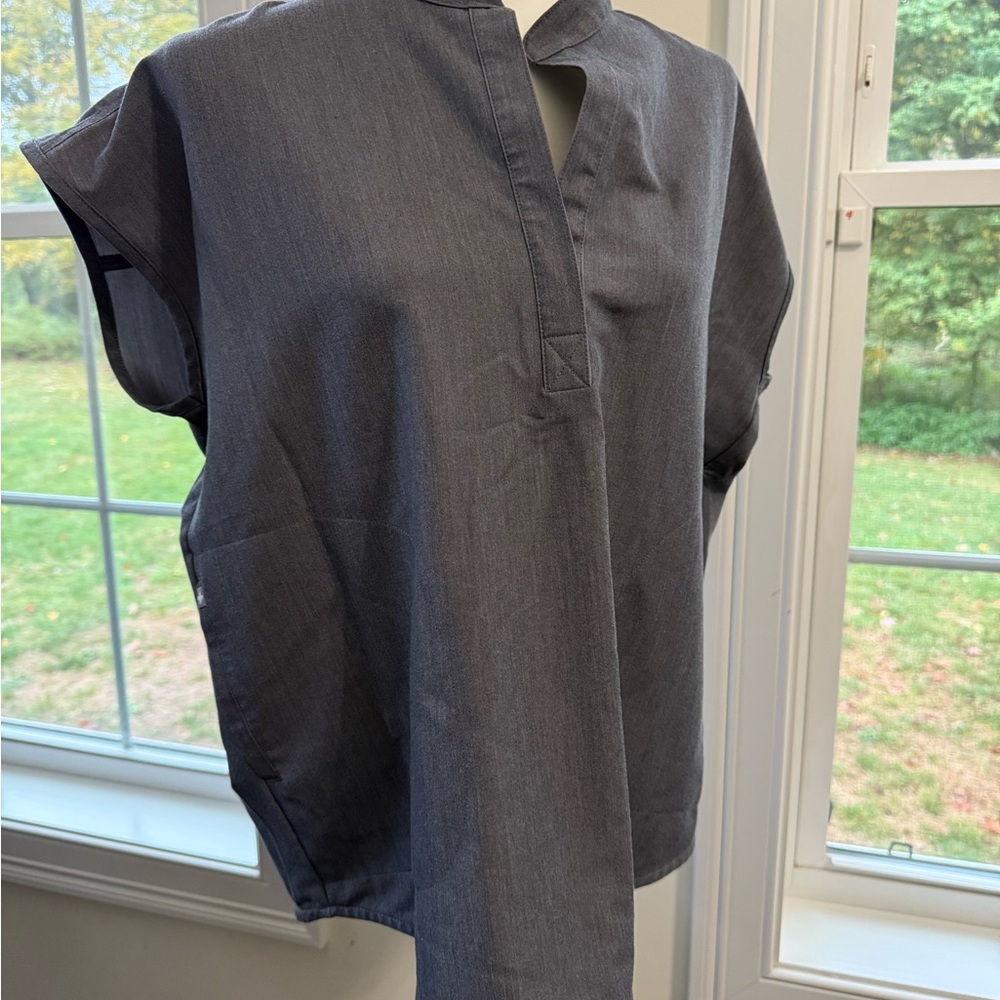 Figs Graphite Rafaela Oversized Technical Collection Top - Picture 2 of 5